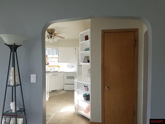 5th image of 412 W 1st St