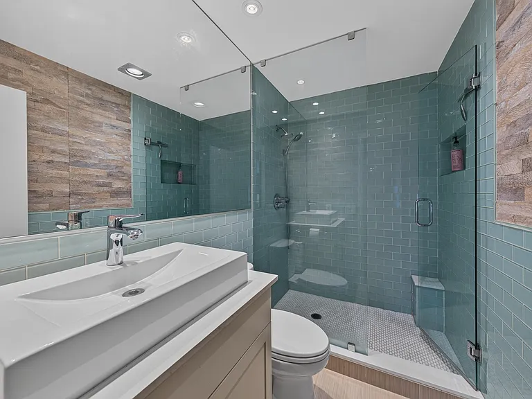 6515 Bay Club Dr #4 — Photo 29