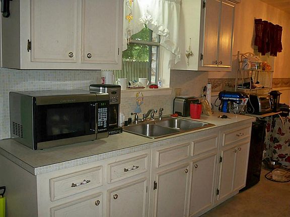 4th image of 1113 E Columbia Ln