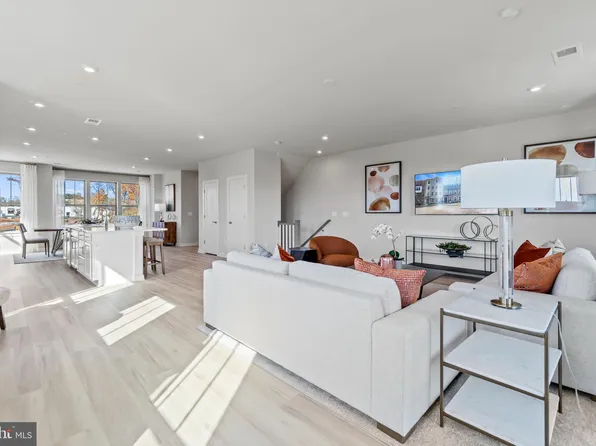 617 Percy Pl #B, Manassas, VA 20111