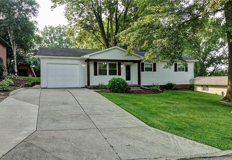 1st image of 403 Engadine Ct SW