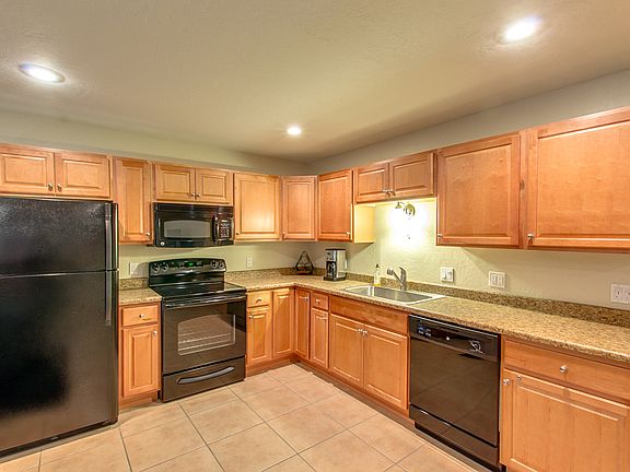3rd image of 9212 S Shannon Dr