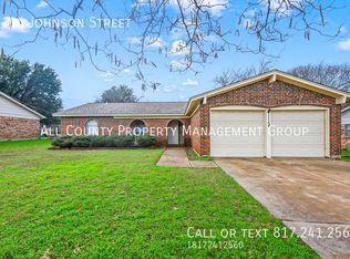 1116 Johnson St, Benbrook, TX 76126