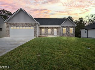 5316 Golden Eagle Ln, Corryton, TN 37721