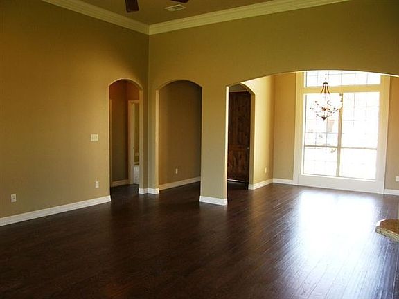 2nd image of 16553 Millwood Pl
