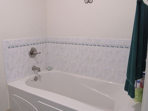 Jetted tub in master
