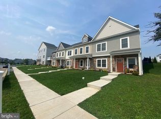 3002 Morning Thistle Ct, East Petersburg, PA 17520