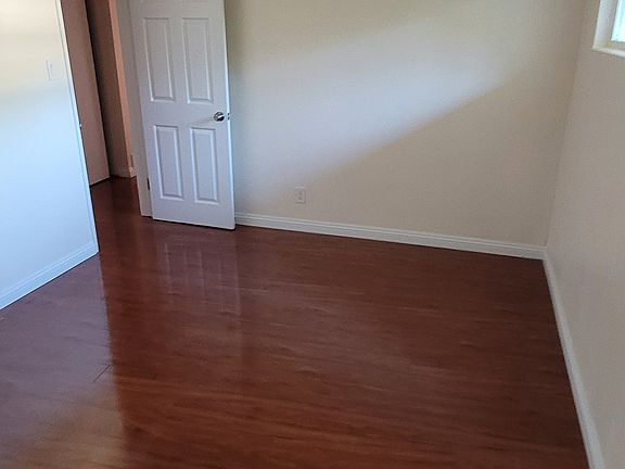 5th image of 400 Raymondale Dr APT 32