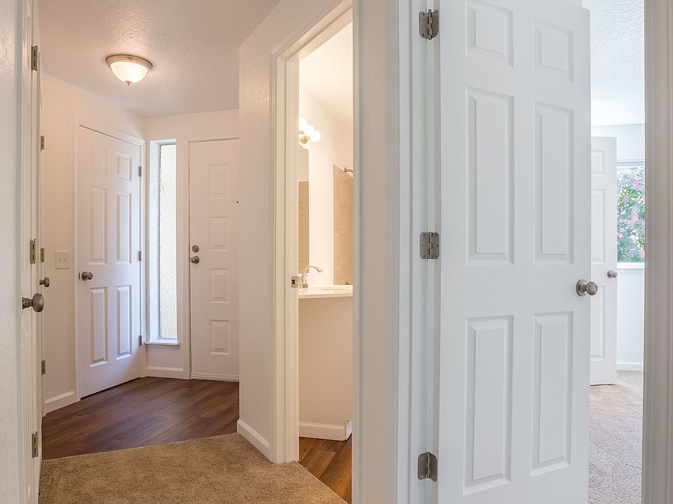 1st image of 2627 Lincoln Way