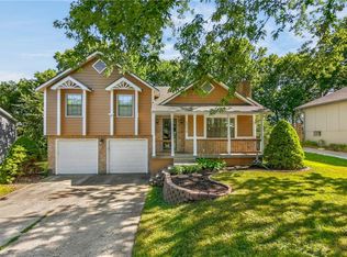 2007 SE 5th St, Lees Summit, MO 64063