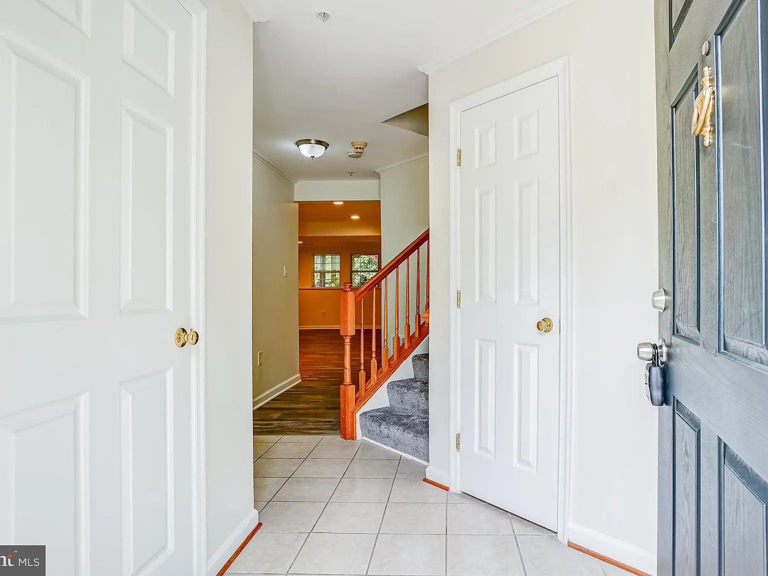 3 bed, 4.0 bath, 1760 sqft, $3,400 — Photo 3