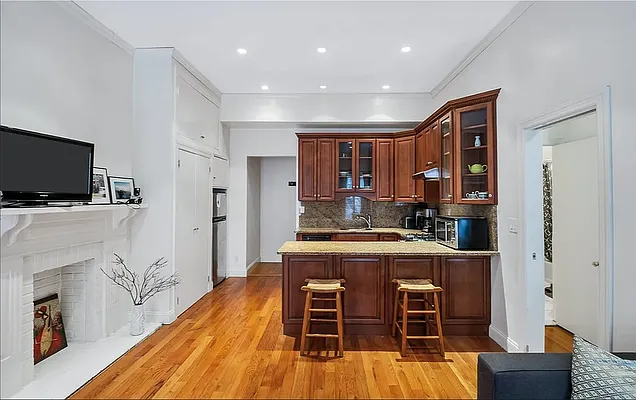 Rented by Compass | media 2