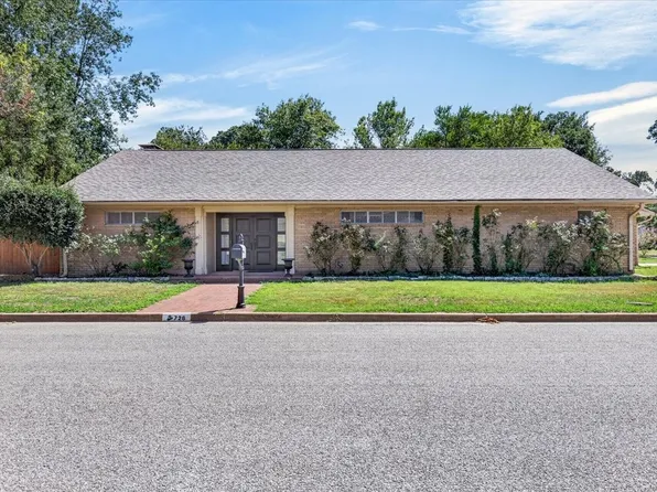 726 Mulberry Dr, Athens, TX 75751