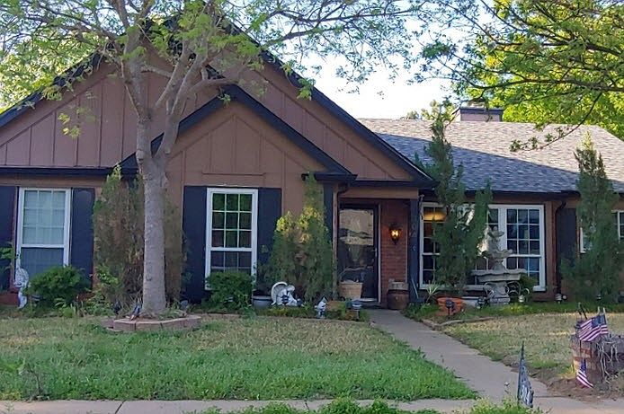 1st image of 304 Breseman St