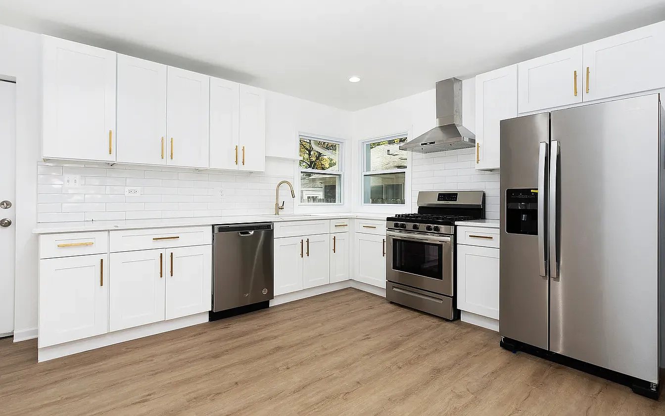 3 bed, 2500 sqft, $3,900 — Photo 4