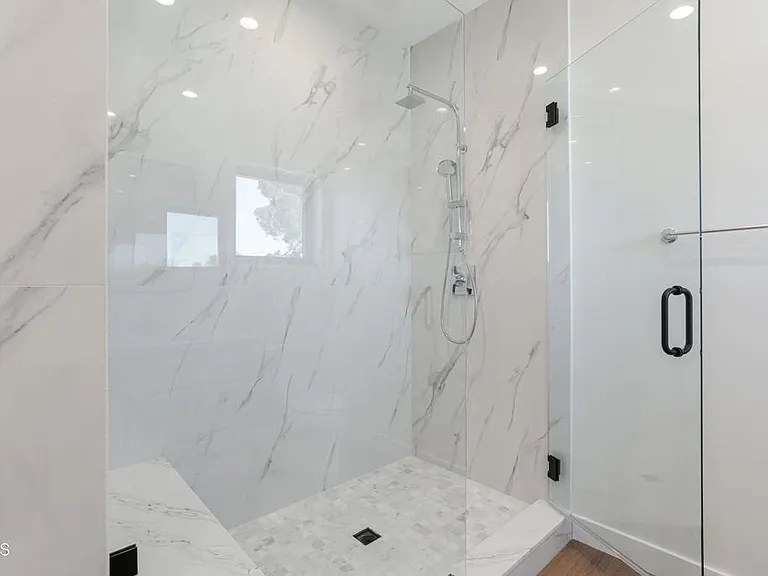 136 N Oakview Dr #103 — Photo 24