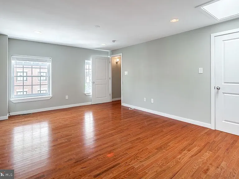 301 Market St #3R — Photo 5