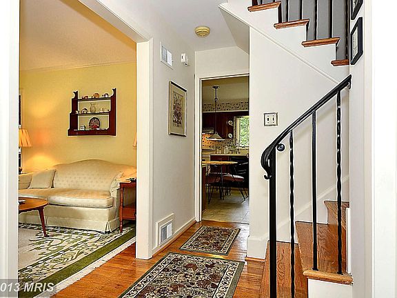 3rd image of 6918 Baylor Dr
