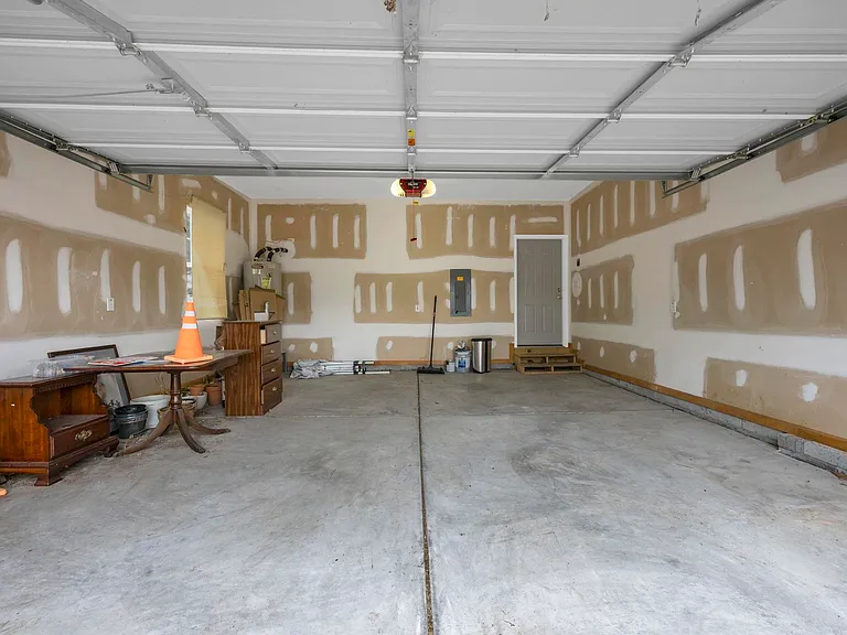 109 Cotoneaster Dr — Photo 15