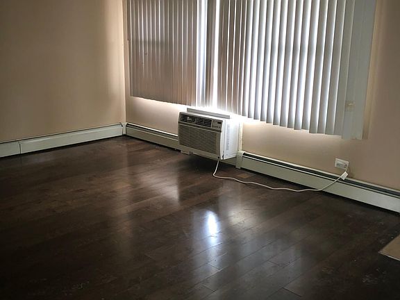 4th image of 8107 S Ellis Ave APT 1A