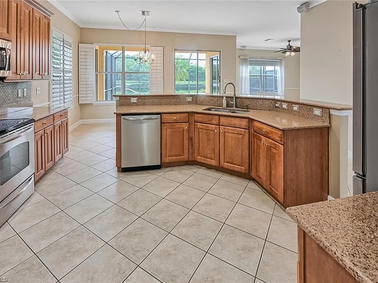 20437 Ardore Ln — Photo 11