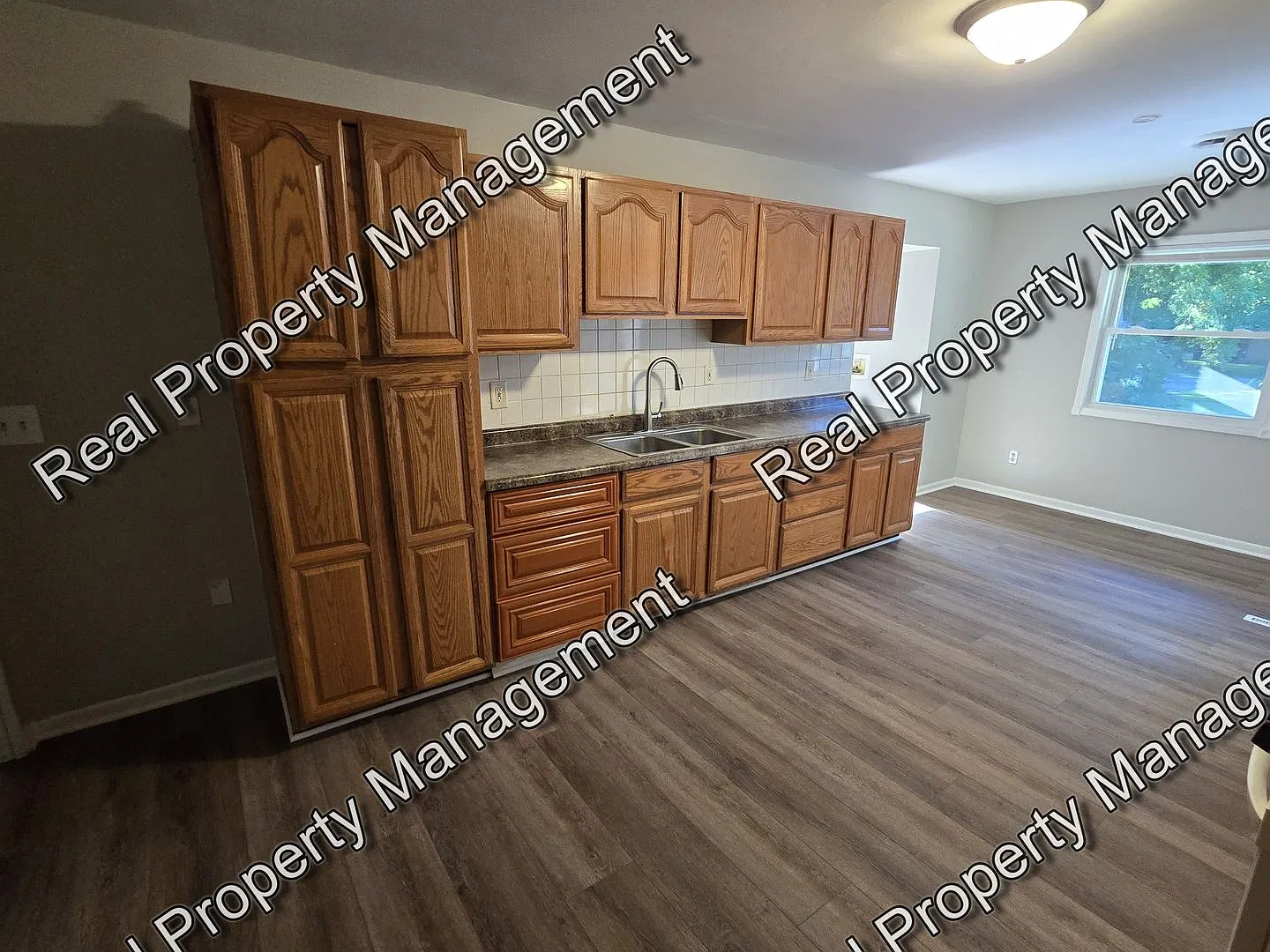 Three Bedroom Ranch — Photo 4