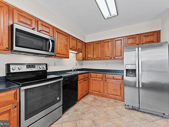 4th image of 6615 Westbury Oaks Ct