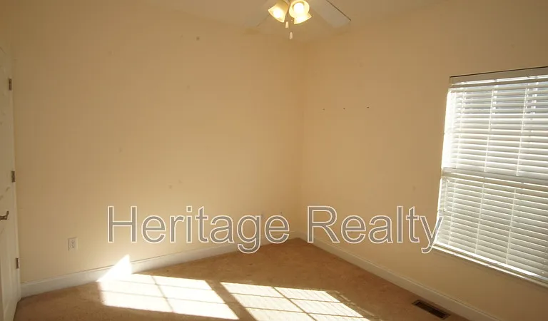 3006 Franklin Ave — Photo 12