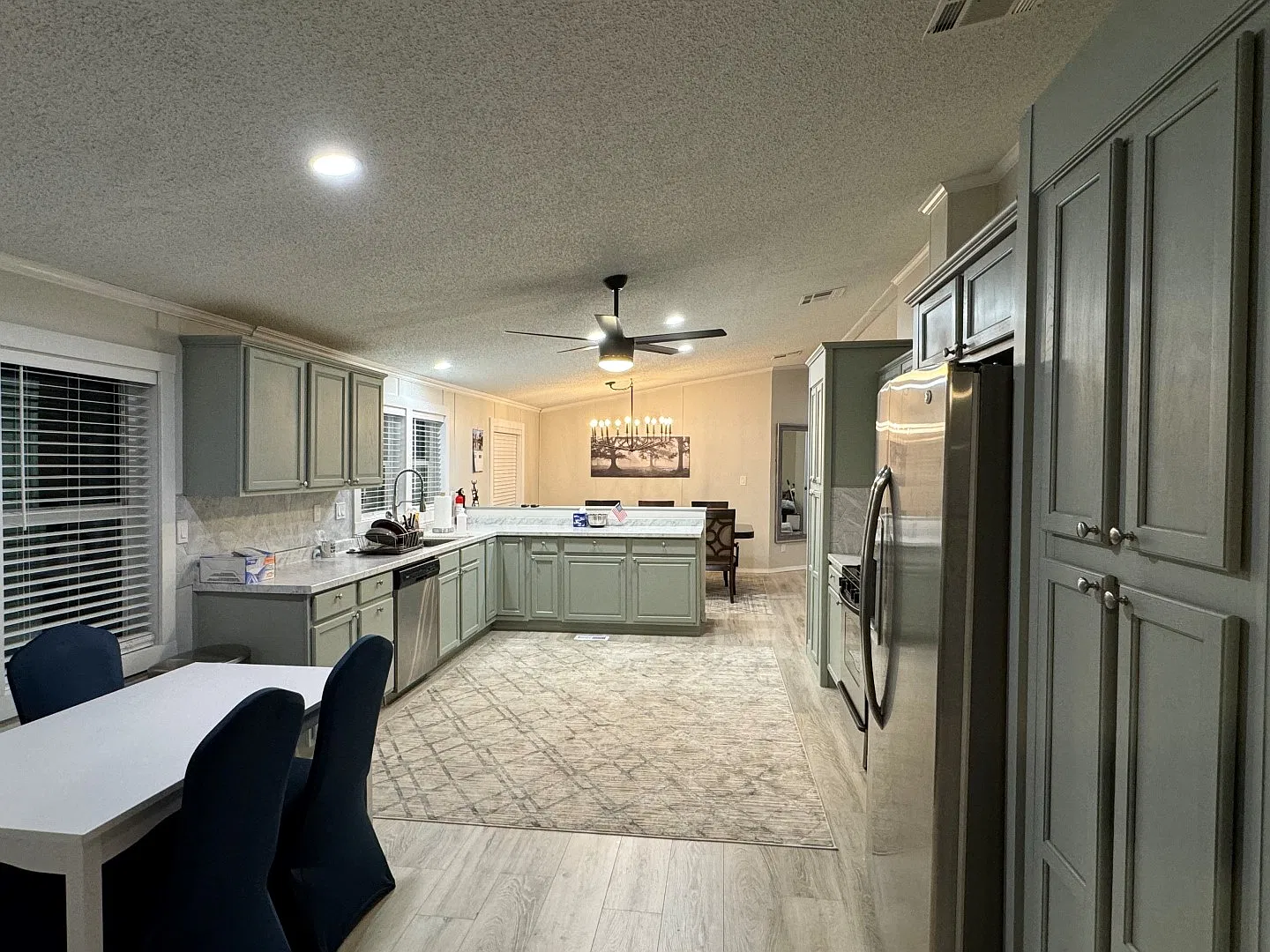4 bed, 1848 sqft, $3,200 — Photo 4