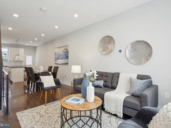 2624 Collins St, Philadelphia, PA 19125
