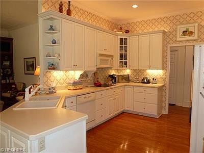 5th image of 526 Spicebush Ln