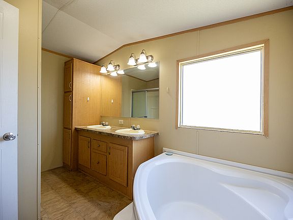 1887-Arsene-46-bathroom2_02072024