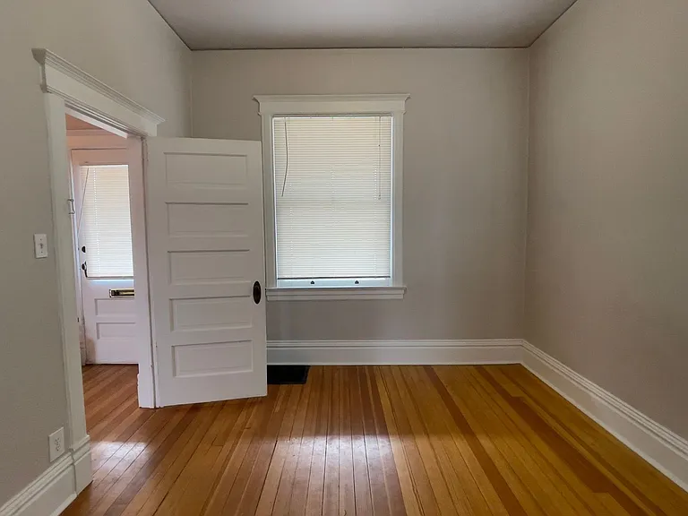 1011A N Corona St — Photo 22