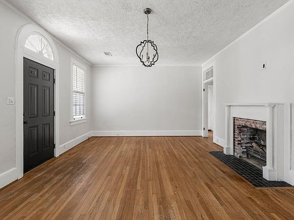 5th image of 2415 19th Ave