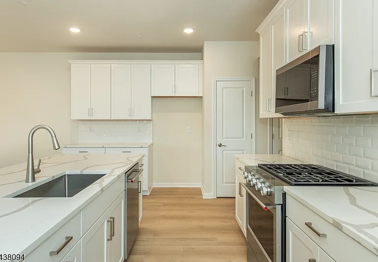 5 Wadsworth Dr — Photo 3