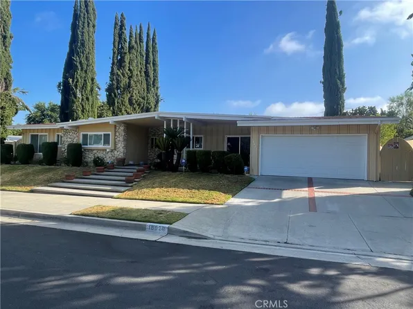 18829 Paseo Nuevo Dr, Tarzana, CA 91356