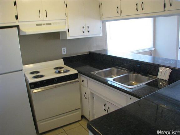 2nd image of 2904 Norcade Cir
