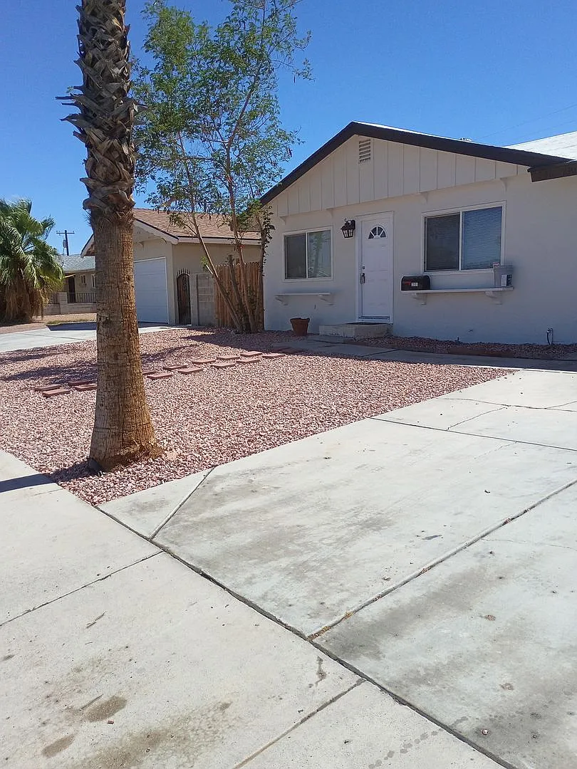 4 Bedroom Single-Story Home with Attached Garage in North Las Vegas — Photo 1