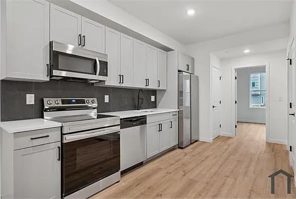 1700 Master St — Photo 14