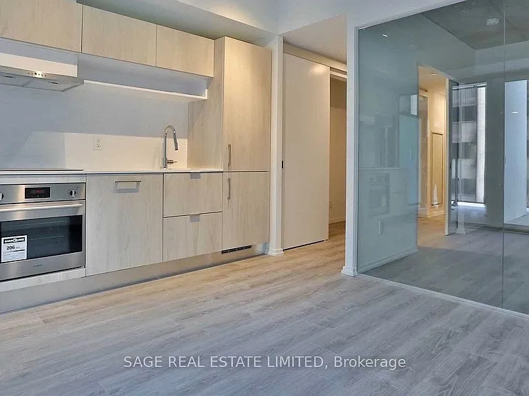 5 Soudan Ave #914 — Photo 2
