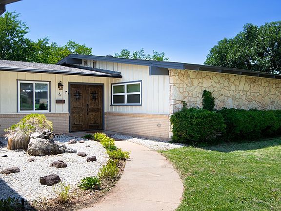 3rd image of 4 Rockcliff Cir