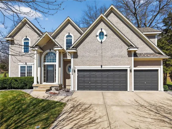 18808 W 97th Ter, Lenexa, KS 66220