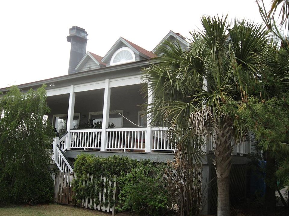 1851 B Flag St.