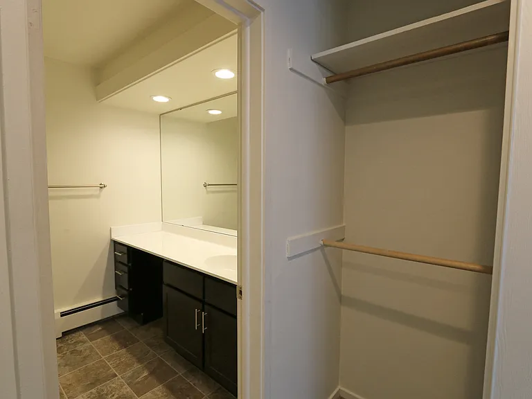 Lexington Hills Apartments — Photo 36