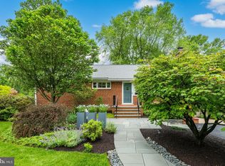 7052 Bradley Cir, Annandale, VA 22003