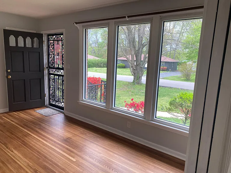 47 Hillsboro Rd — Photo 9