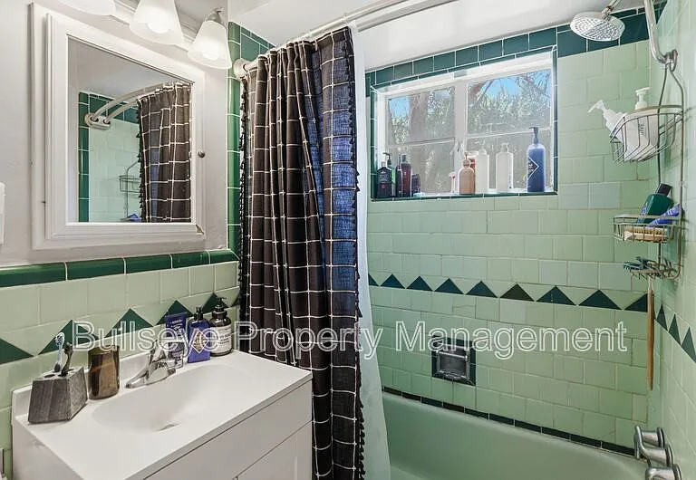 6530 N Central Ave — Photo 36