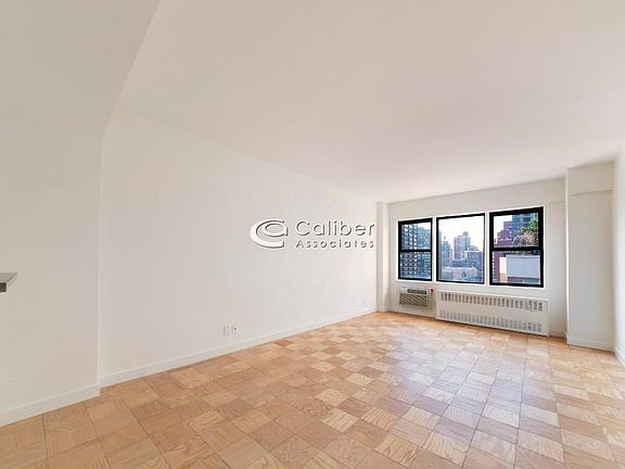 4th image of 236 E 36th St APT 10B