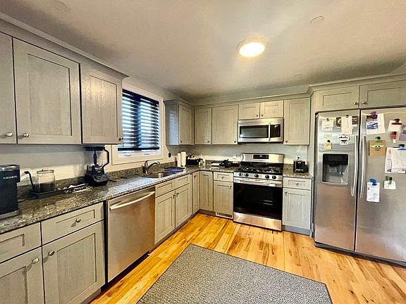 3rd image of 25D Orchard St #D