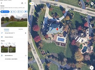 36W535 Hunters Gate Rd, St Charles, IL 60175